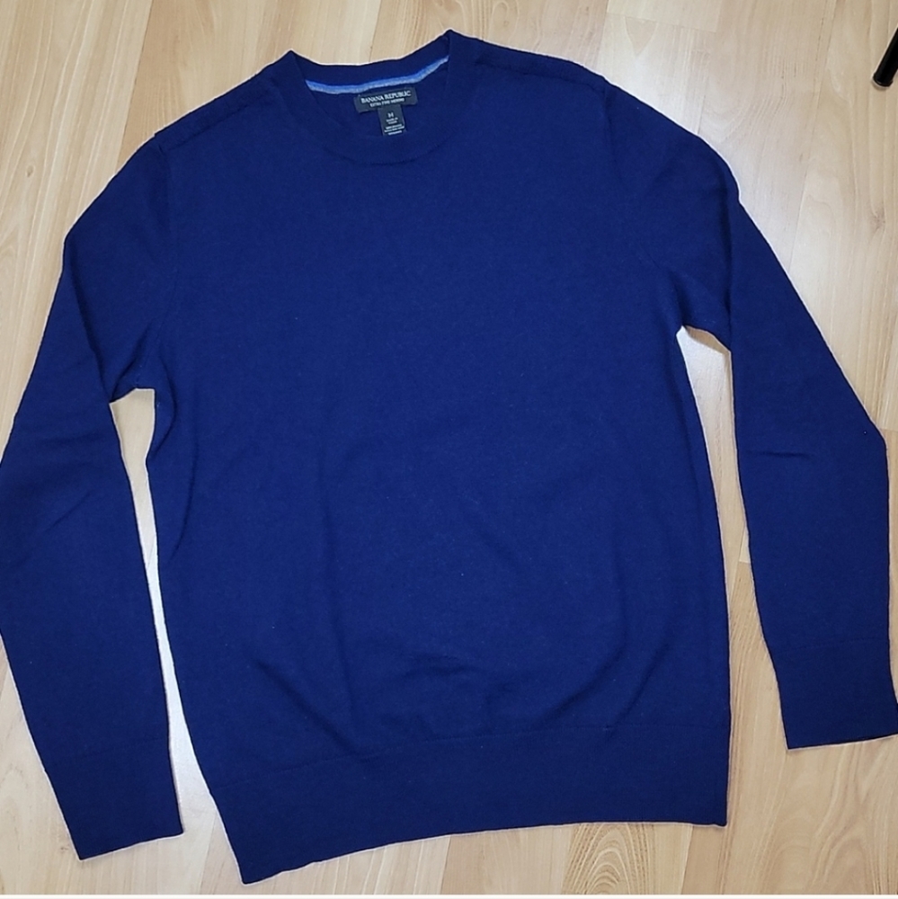 Banana Republic 100 % Extra Fine Merino Wool Sweater
